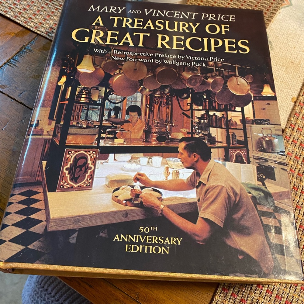 Treasury of great recipes - by mart & Vincent price hardback, over 454 pages